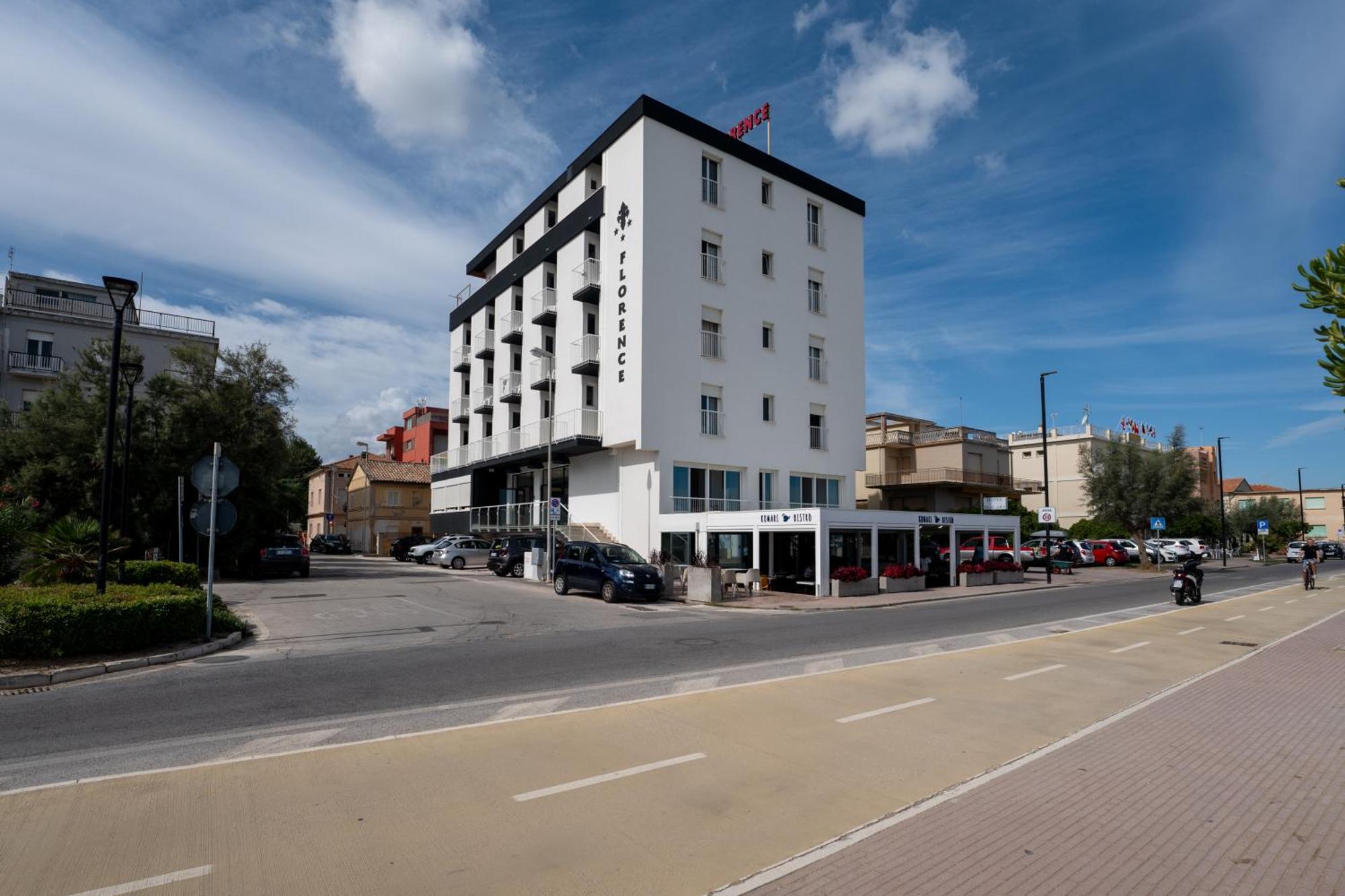 Hotel Florence Marotta Exterior photo