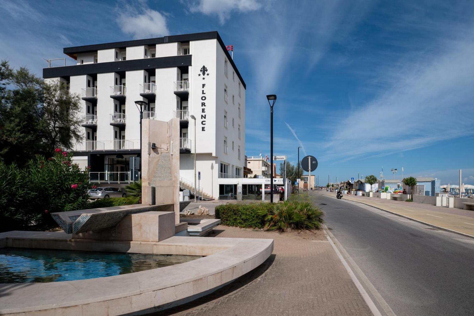Hotel Florence Marotta Exterior photo